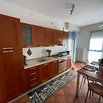 B.d.b Апартаменты *