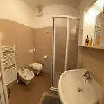 B.d.b Апартаменты *