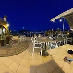 B.d.b Апартаменты *